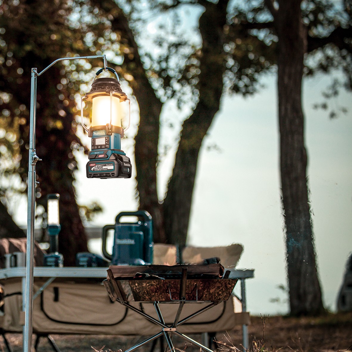 MR009GZ- 40V Max Bluetooth Digital Radio Lantern
