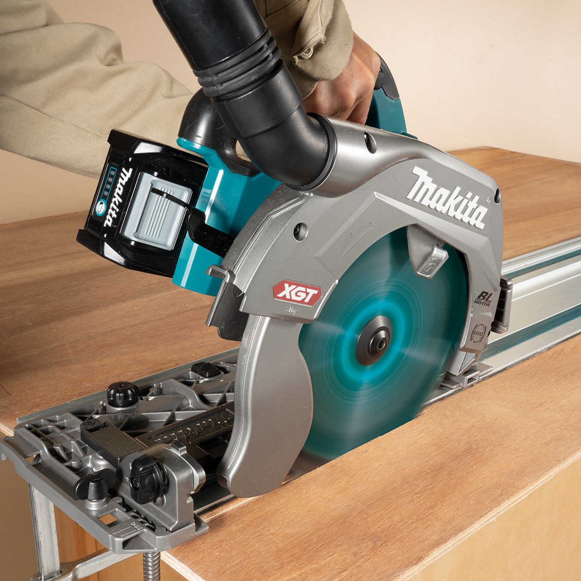 HS009GZ01- 40V Max Brushless 235mm (9-1/4”) Circular Saw