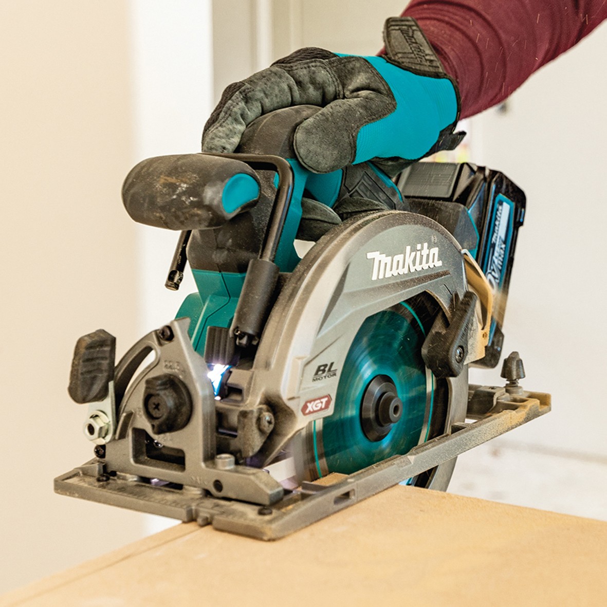 HS012GZ-40V Max Brushless 165mm (6-1/2") Circular Saw