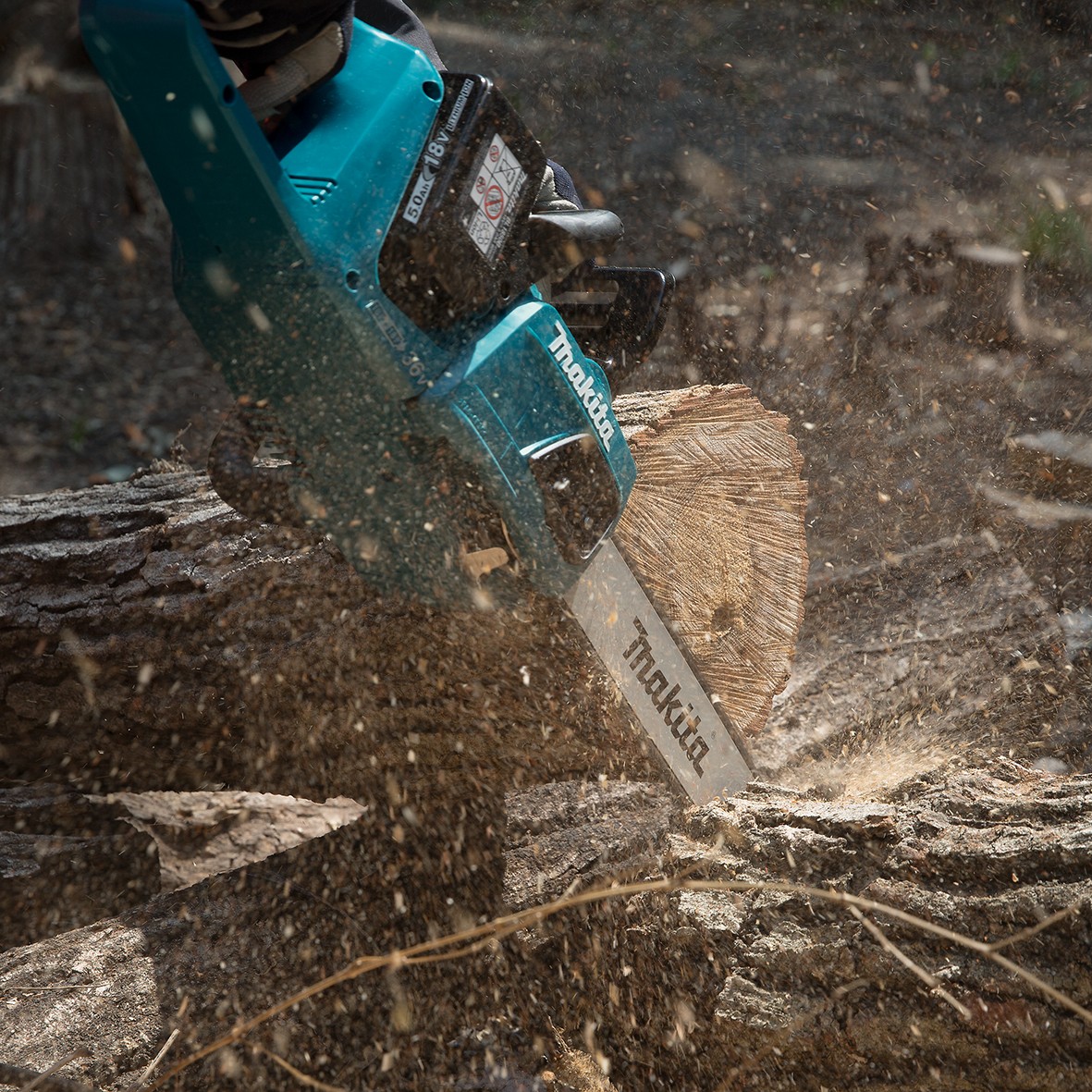 DUC405PT2-18Vx2 Brushless Chainsaw 400mm (16") Kit