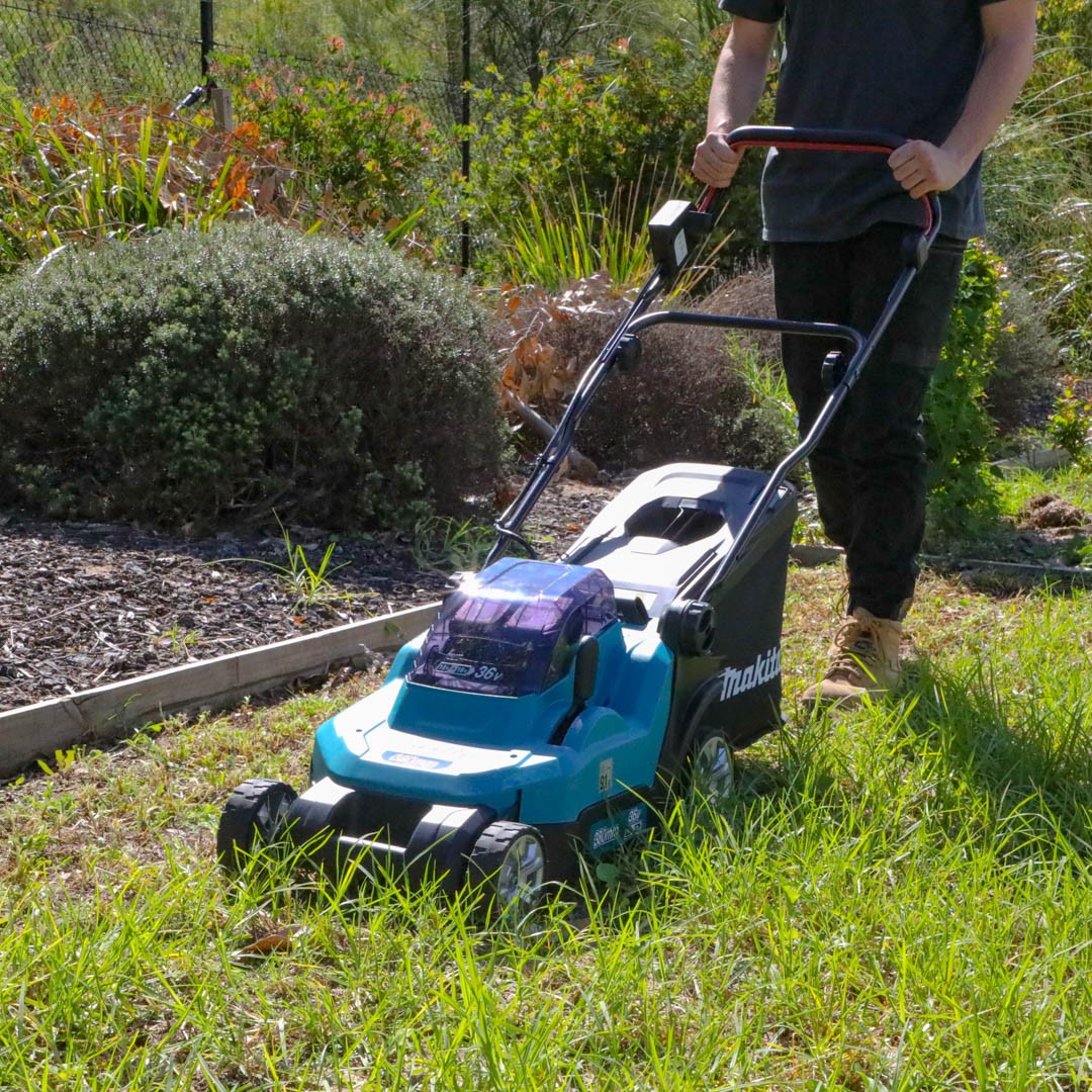 DLM382CT2- 18Vx2 380mm Lawn Mower Kit