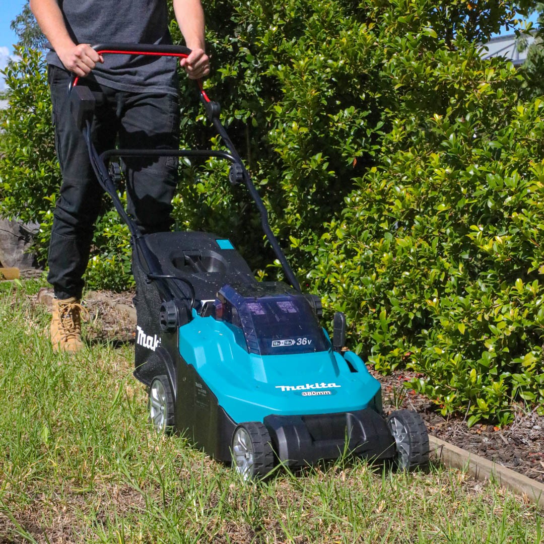DLM382CT2- 18Vx2 380mm Lawn Mower Kit