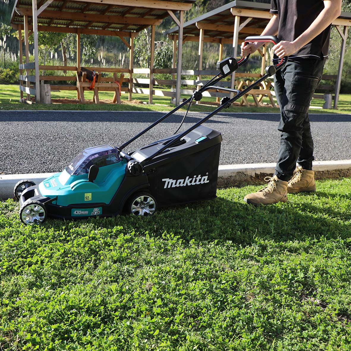 DLM432CT2- 18Vx2 Lawn Mower 430mm (17") Kit