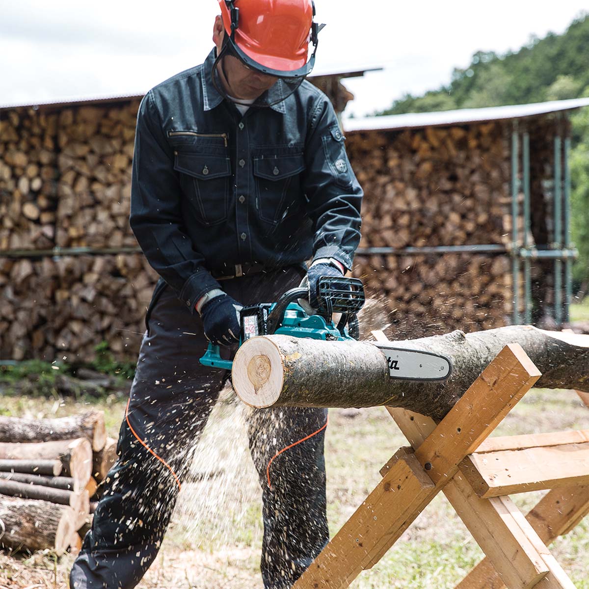 DUC353Z (18Vx2) Brushless Chainsaw 350mm