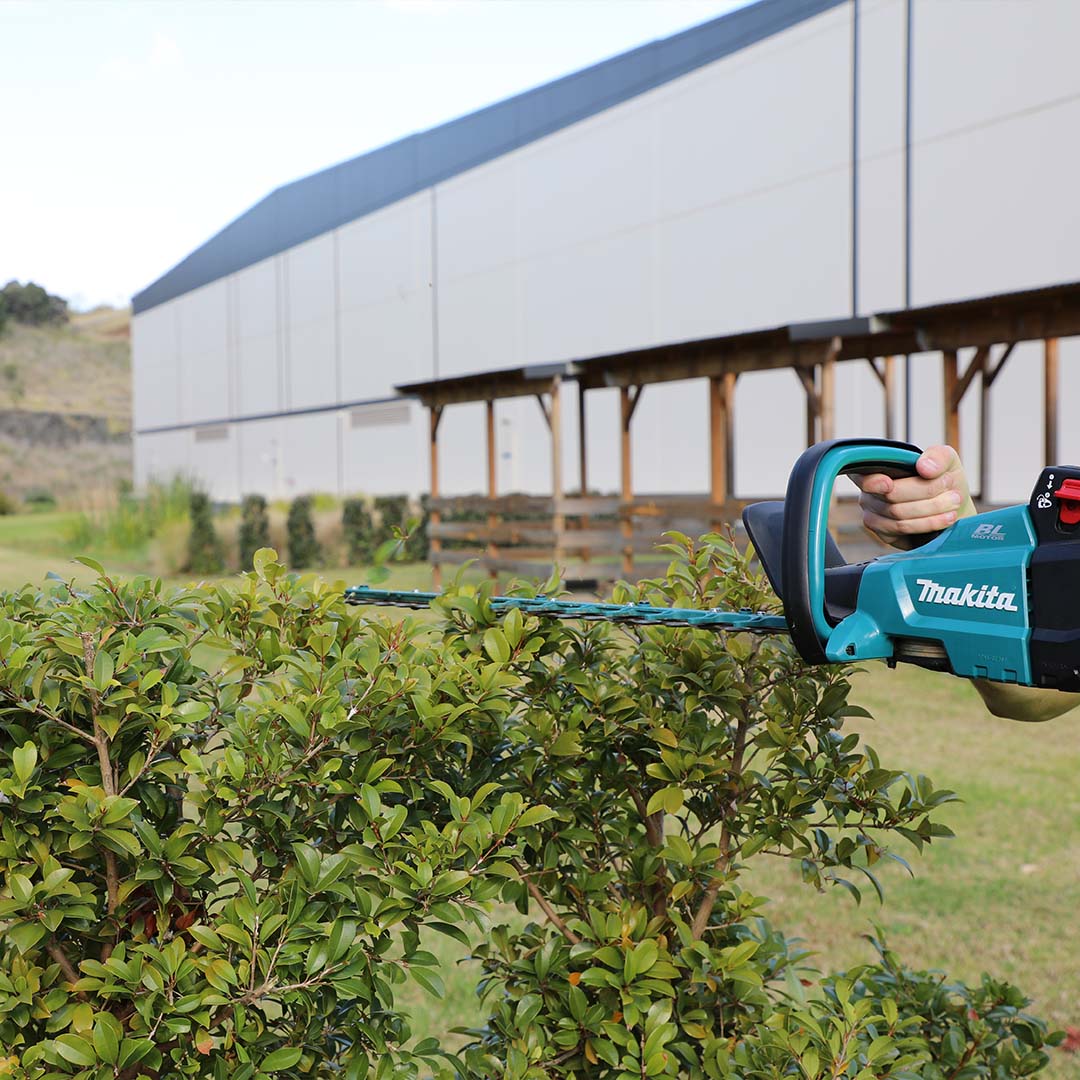 DUH602Z-18V Brushless Hedge Trimmer 600mm