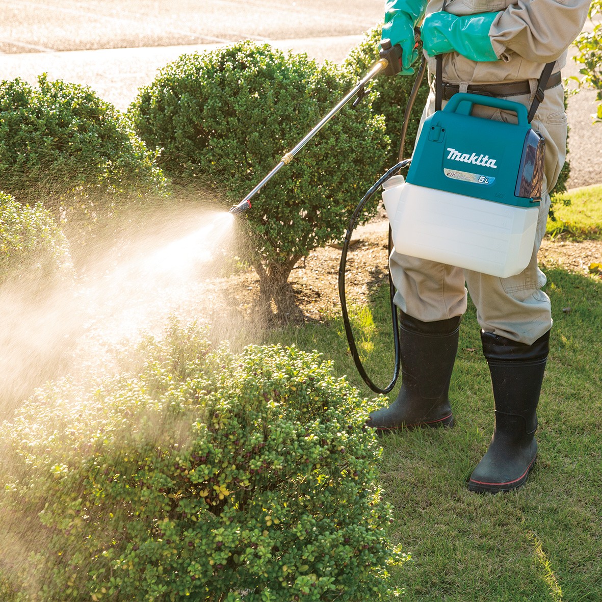 DUS054Z- 18V 5L Sprayer