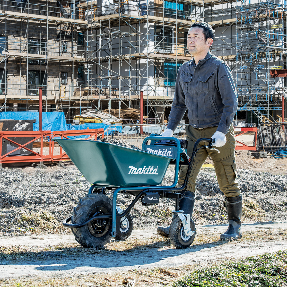 DCU180ZB- 18V Brushless Wheelbarrow, Bucket